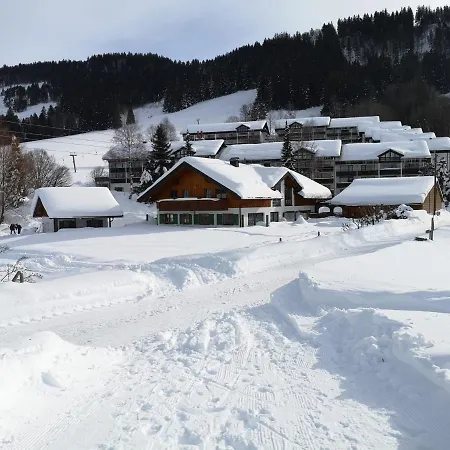 Ferienwohnung- Alpengaudi アパート